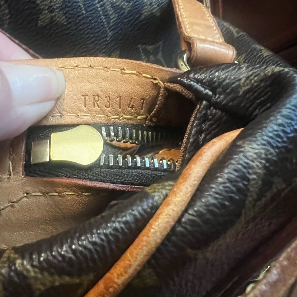 Louis Vuitton monogram stress shoulder bag - Picture 14 of 14